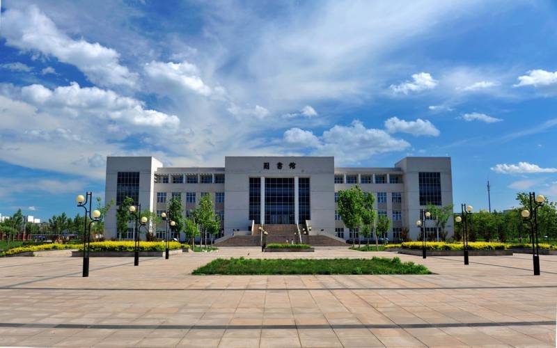 天津财经大学珠江学院 gallery image 1