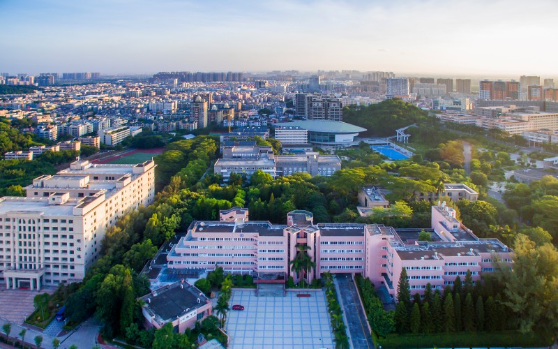 电子科技大学中山学院 gallery image 1